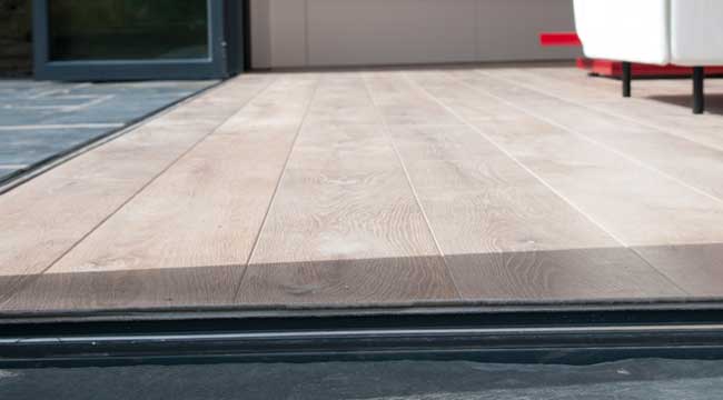 Bifolding doors low threshold