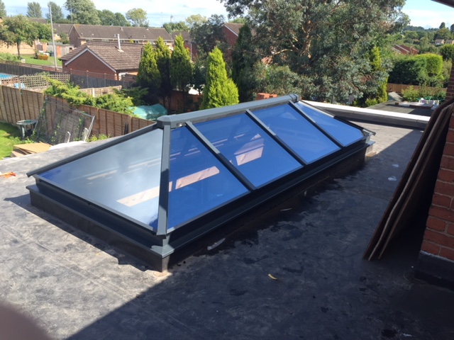 Slim Lantern Roof by Smart Systems